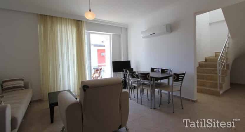 Lighthouse Legend Aparts